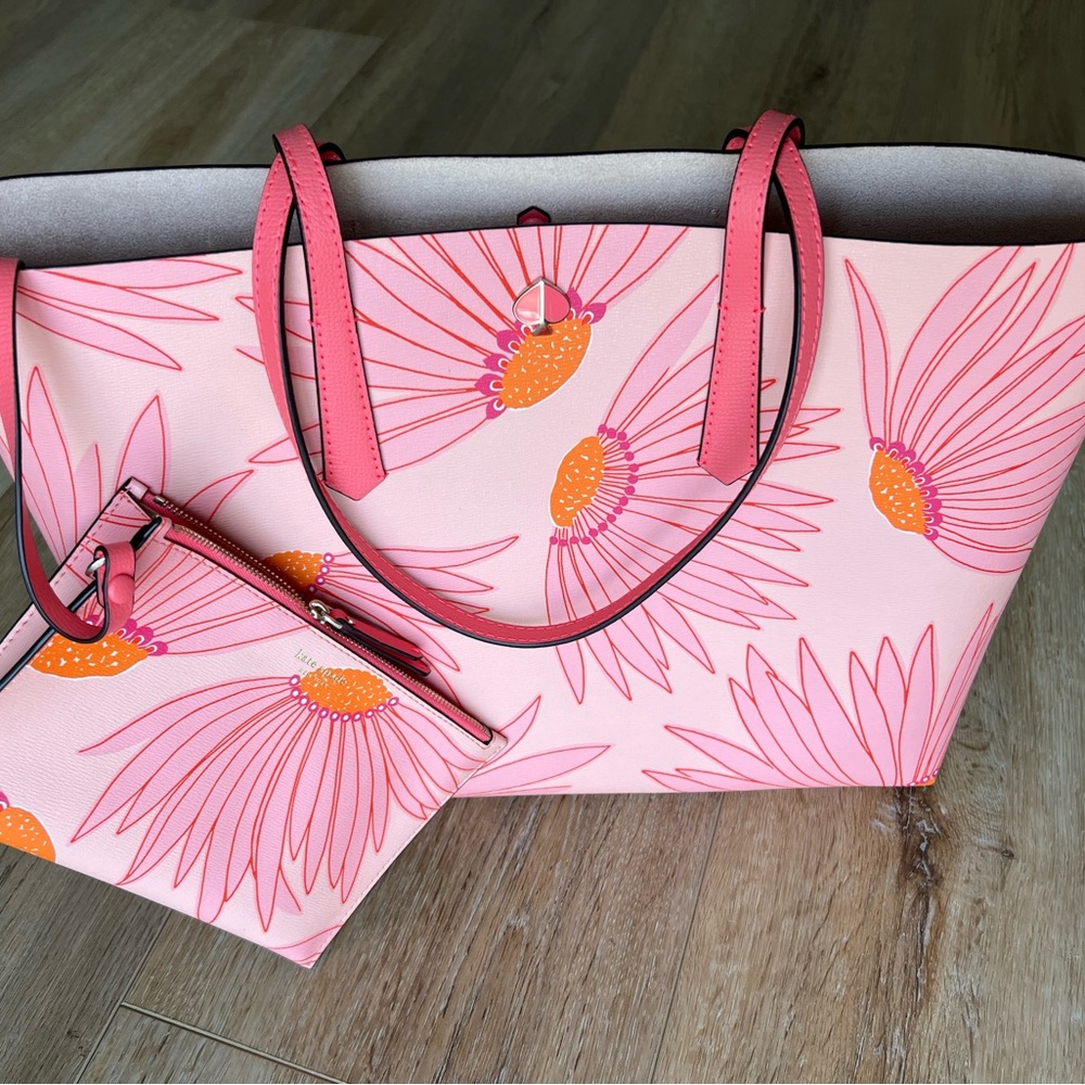 NWOT kate spade large pink daisy print tote